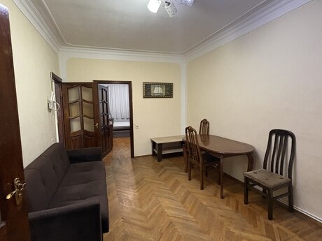 2 otaqlı köhnə tikili - Memar Əcəmi m. - 50 m²