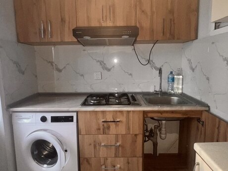 1 otaqlı köhnə tikili - İnşaatçılar m. - 35 m²