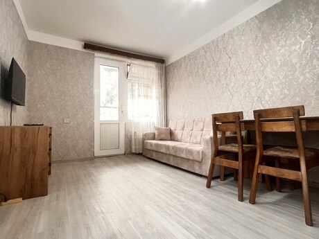 1 otaqlı köhnə tikili - İnşaatçılar m. - 35 m²