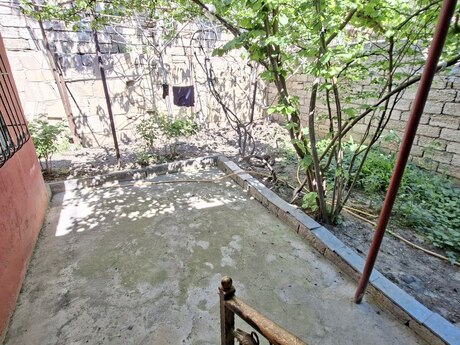 6 otaqlı həyət evi/bağ evi - Xətai r. - 115 m²