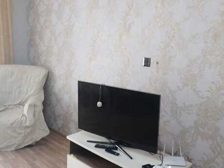 2 otaqlı köhnə tikili - Elmlər Akademiyası m. - 68 m²