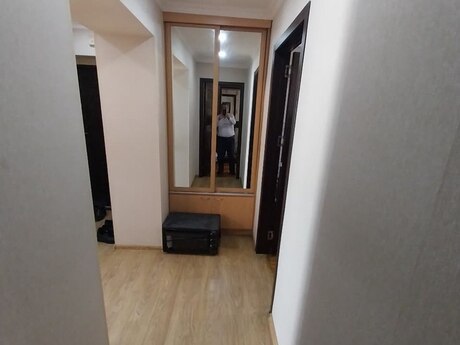 3 otaqlı köhnə tikili - İnşaatçılar m. - 70 m²