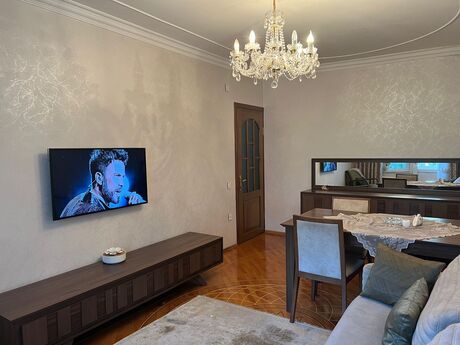 3 otaqlı köhnə tikili - Memar Əcəmi m. - 90 m²
