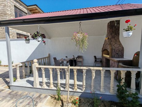 4 otaqlı həyət evi/bağ evi - Savalan q. - 135 m²