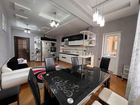 3 otaqlı yeni tikili - Şah İsmayıl Xətai m. - 150 m²