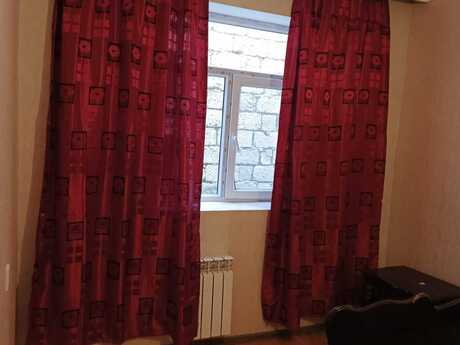 2 otaqlı həyət evi/bağ evi - Qaraçuxur q. - 77 m²