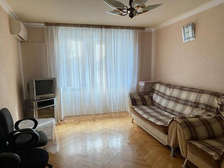 1 otaqlı köhnə tikili - Elmlər Akademiyası m. - 35 m²