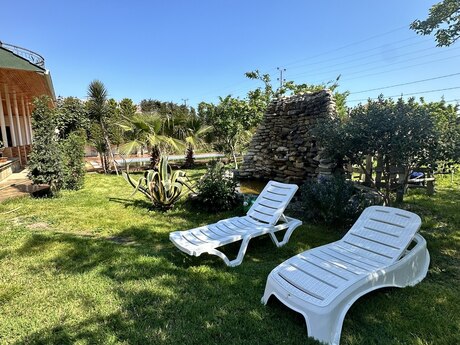 7 otaqlı həyət evi/bağ evi - Novxanı q. - 250 m²