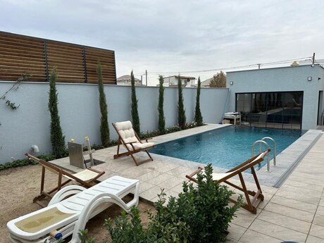 4 otaqlı həyət evi/bağ evi - Nardaran q. - 240 m²