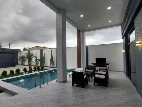 4 otaqlı həyət evi/bağ evi - Şüvəlan q. - 200 m²