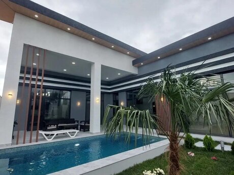 4 otaqlı həyət evi/bağ evi - Şüvəlan q. - 200 m²