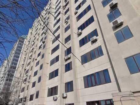 3 otaqlı köhnə tikili - Bayıl q. - 78 m²