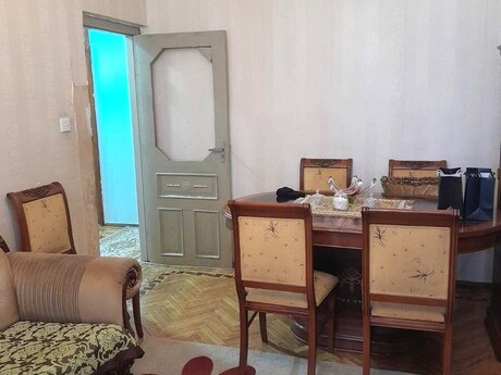 3 otaqlı köhnə tikili - Azadlıq Prospekti m. - 90 m²