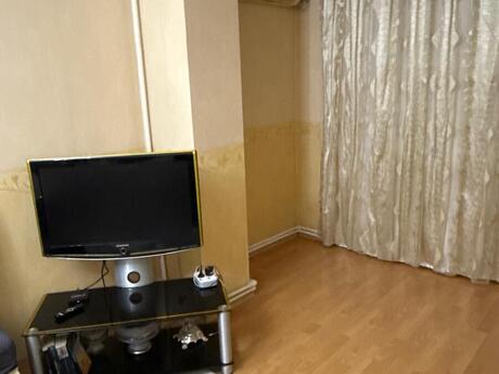 3 otaqlı köhnə tikili - Neftçilər m. - 90 m²