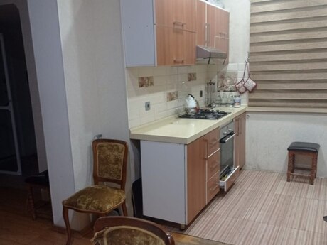 4 otaqlı həyət evi/bağ evi - Badamdar q. - 200 m²