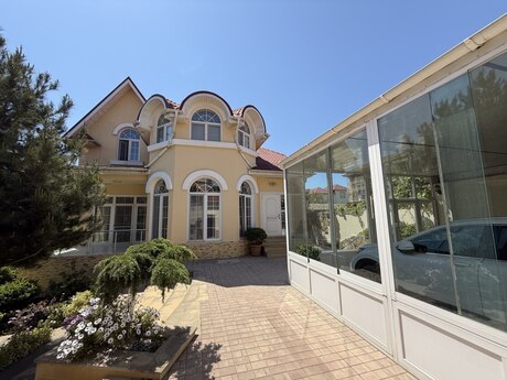 5 otaqlı həyət evi/bağ evi - Badamdar q. - 330 m²