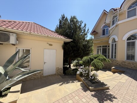 5 otaqlı həyət evi/bağ evi - Badamdar q. - 330 m²