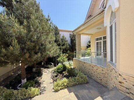 5 otaqlı həyət evi/bağ evi - Badamdar q. - 330 m²