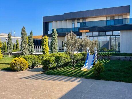 8 otaqlı həyət evi/bağ evi - Şüvəlan q. - 600 m²