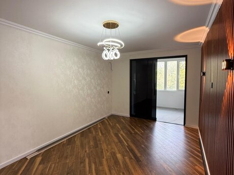 2 otaqlı köhnə tikili - 8-ci mikrorayon q. - 45 m²
