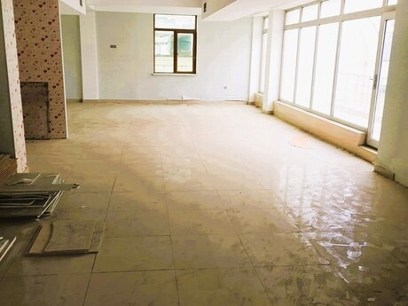 Obyekt - İnşaatçılar m. - 450 m²