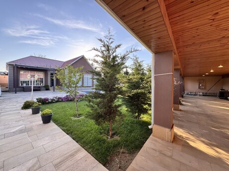 5 otaqlı həyət evi/bağ evi - Şüvəlan q. - 190 m²