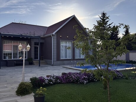 5 otaqlı həyət evi/bağ evi - Şüvəlan q. - 190 m²
