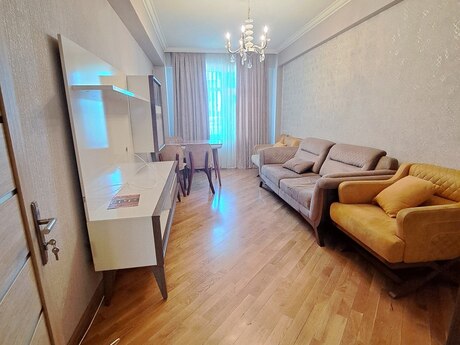 Elan №6119352 - Bakı, Yeni Yasamal q., 3 otaqlı, 95 m², 13/14 mərtəbə