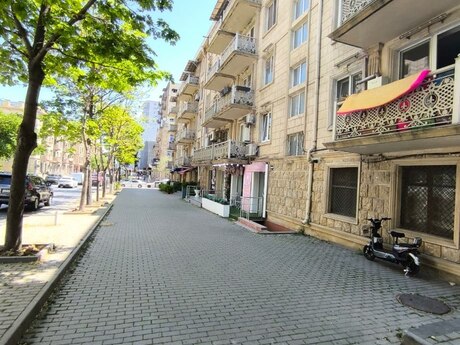 2 otaqlı köhnə tikili - Nəsimi r. - 55 m²