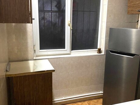 2 otaqlı köhnə tikili - Memar Əcəmi m. - 45 m²