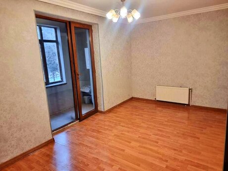 3 otaqlı köhnə tikili - Nəsimi r. - 75.5 m²