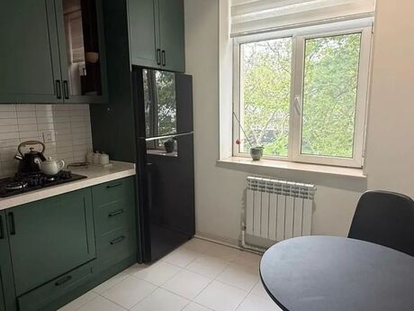 3 otaqlı köhnə tikili - Nizami m. - 80 m²