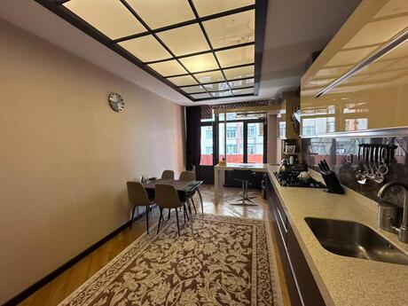 3-комнатная квартира, 157 м², İçəri Şəhər: 420 000 ₼ 5