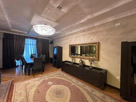 3-комнатная квартира, 157 м², İçəri Şəhər: 420 000 ₼ 3