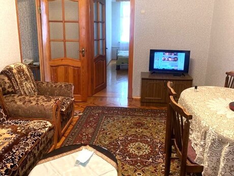 3 otaqlı köhnə tikili - Qara Qarayev m. - 90 m²