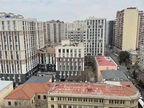 4 otaqlı yeni tikili - Nəsimi r. - 185 m²