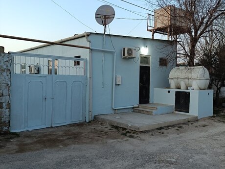 4 otaqlı həyət evi/bağ evi - Zığ q. - 65 m²