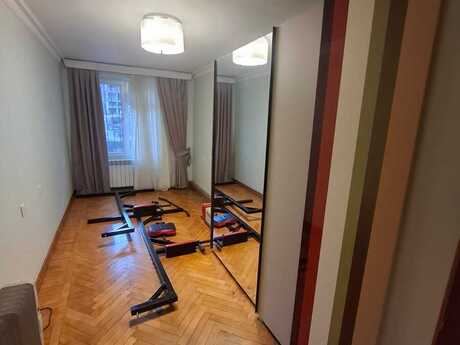 3 otaqlı köhnə tikili - Nizami m. - 75 m²