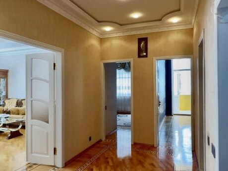 3-комн. новостройка - пос. 8-й мкр - 130 м²