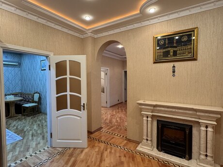 3-комн. новостройка - пос. 8-й мкр - 130 м²