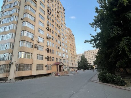 3-комн. новостройка - пос. 8-й мкр - 130 м²