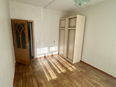 2 otaqlı köhnə tikili - Yeni Günəşli q. - 55 m²