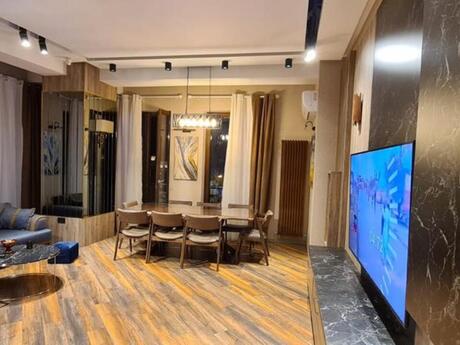 5 otaqlı yeni tikili - Sahil m. - 247 m²