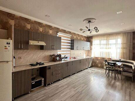 5 otaqlı həyət evi/bağ evi - Hövsan q. - 161 m²