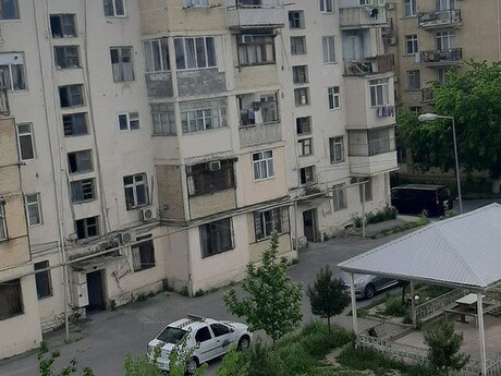 3 otaqlı köhnə tikili - Bakıxanov q. - 75 m²