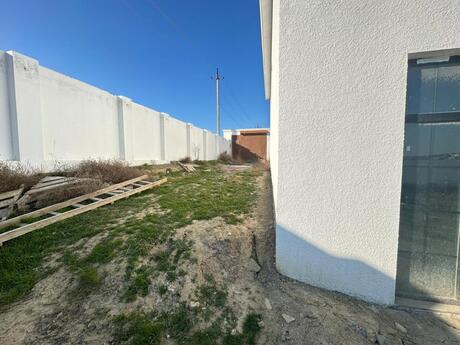 5 otaqlı həyət evi/bağ evi - Novxanı q. - 360 m²