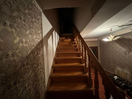 4 otaqlı həyət evi/bağ evi - İnşaatçılar m. - 160 m²