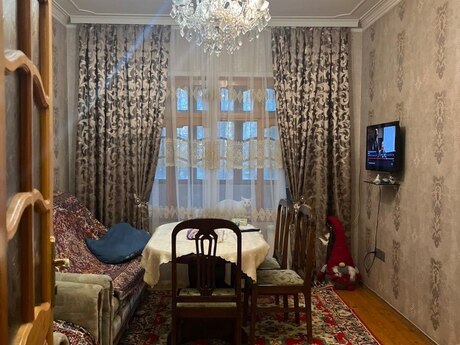 4 otaqlı köhnə tikili - Azadlıq Prospekti m. - 128 m²