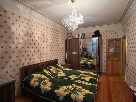 4 otaqlı köhnə tikili - Azadlıq Prospekti m. - 128 m²