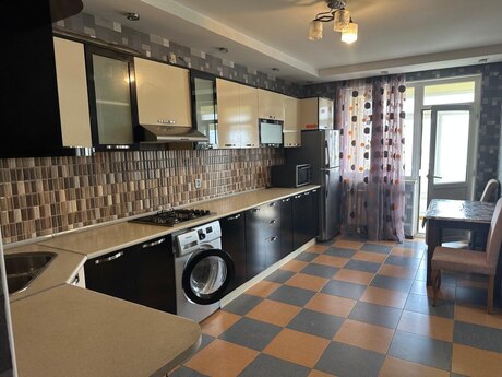 3 otaqlı yeni tikili - Nəriman Nərimanov m. - 136 m²